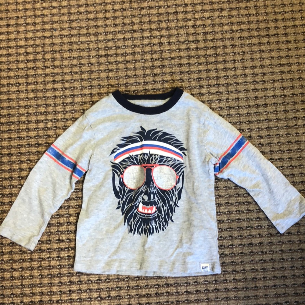 Adorable wolf man/ teen wolf gap long sleeve t.